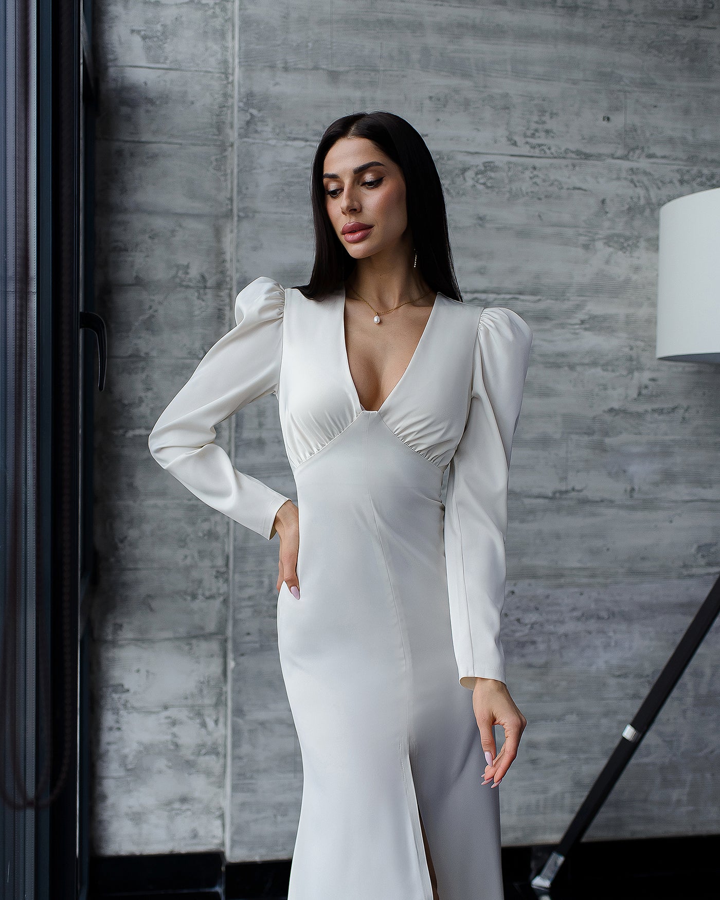 White V-neck Puff Sleeve Maxi Dress (article 512)