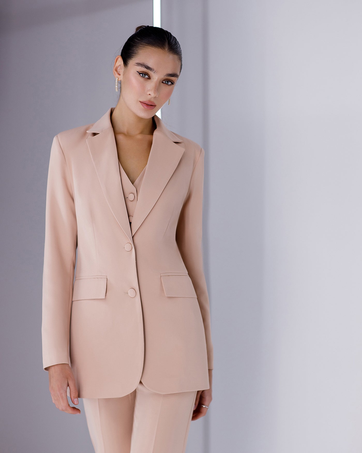 Beige Regular-Fit 3-Piece Suit (article 402)