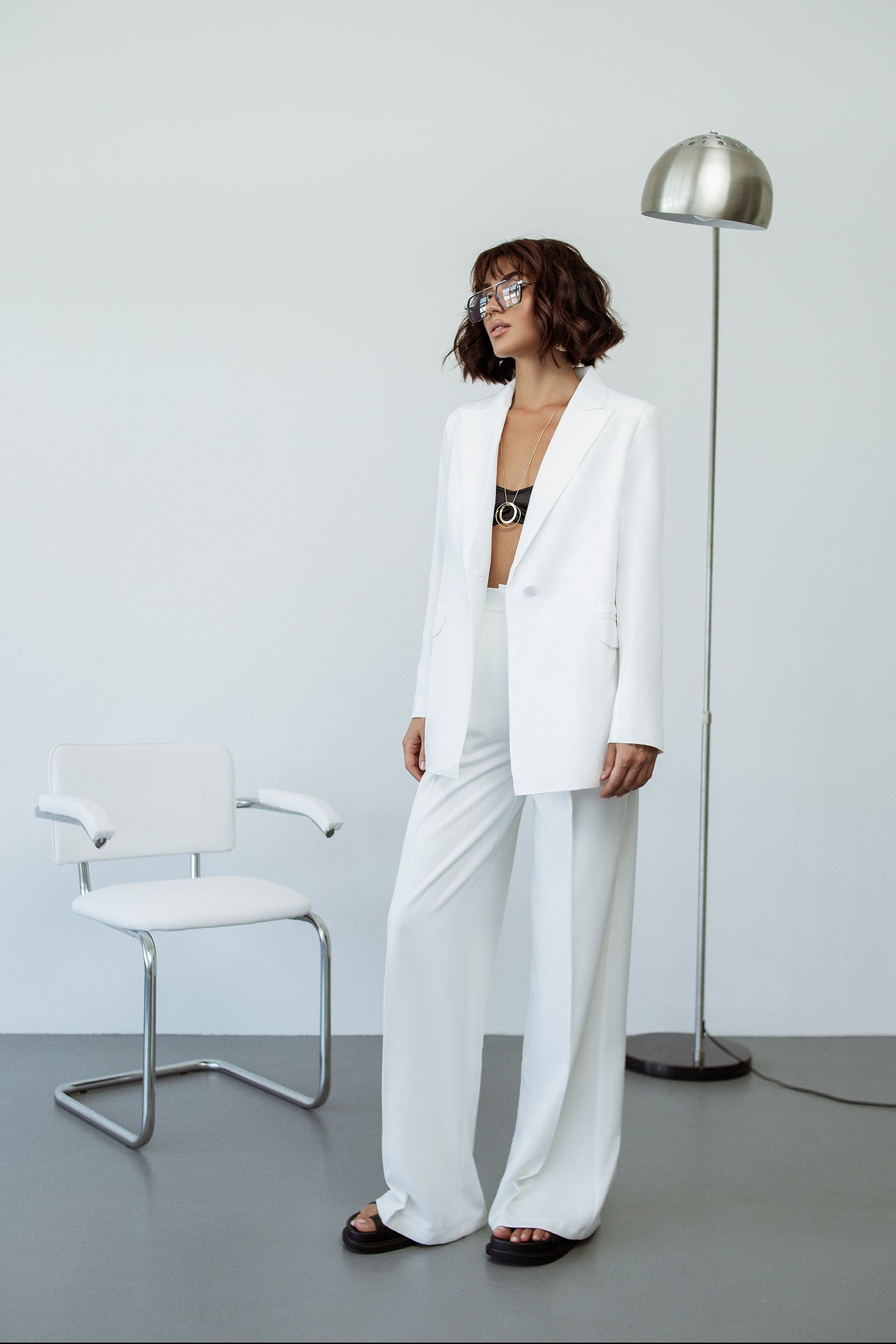 White SINGLE-BREASTED WIDE-LEG SUIT 2-PIECE (ARTICLE C347)