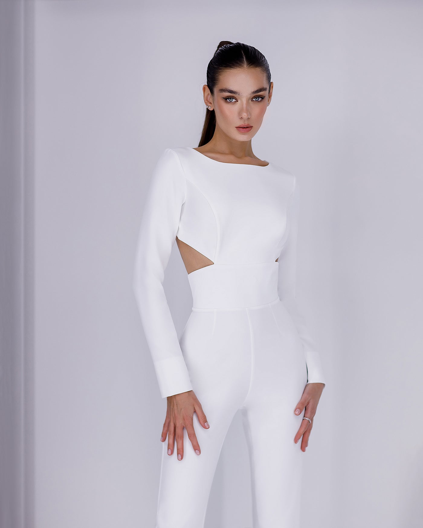 White BACKLESS CUT-OUT LONG-SLEEVE JUMPSUIT (ARTICLE 422)