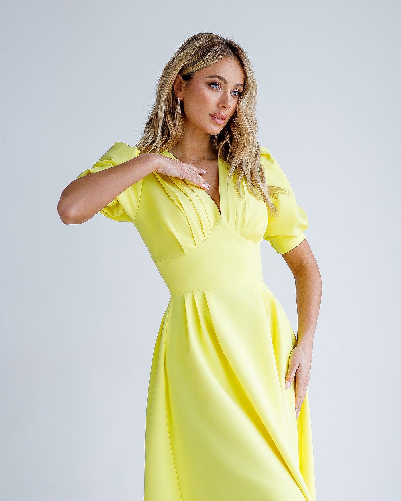 Yellow V-Neck Puff-Sleeve Midi Dress (article 352/1)