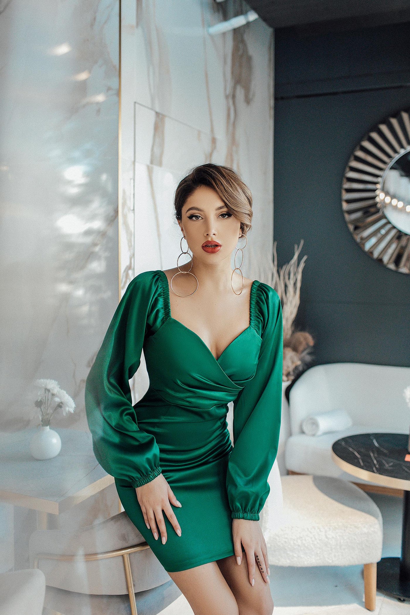 Emerald Satin Puff-Sleeve Mini Dress (article 257/1)