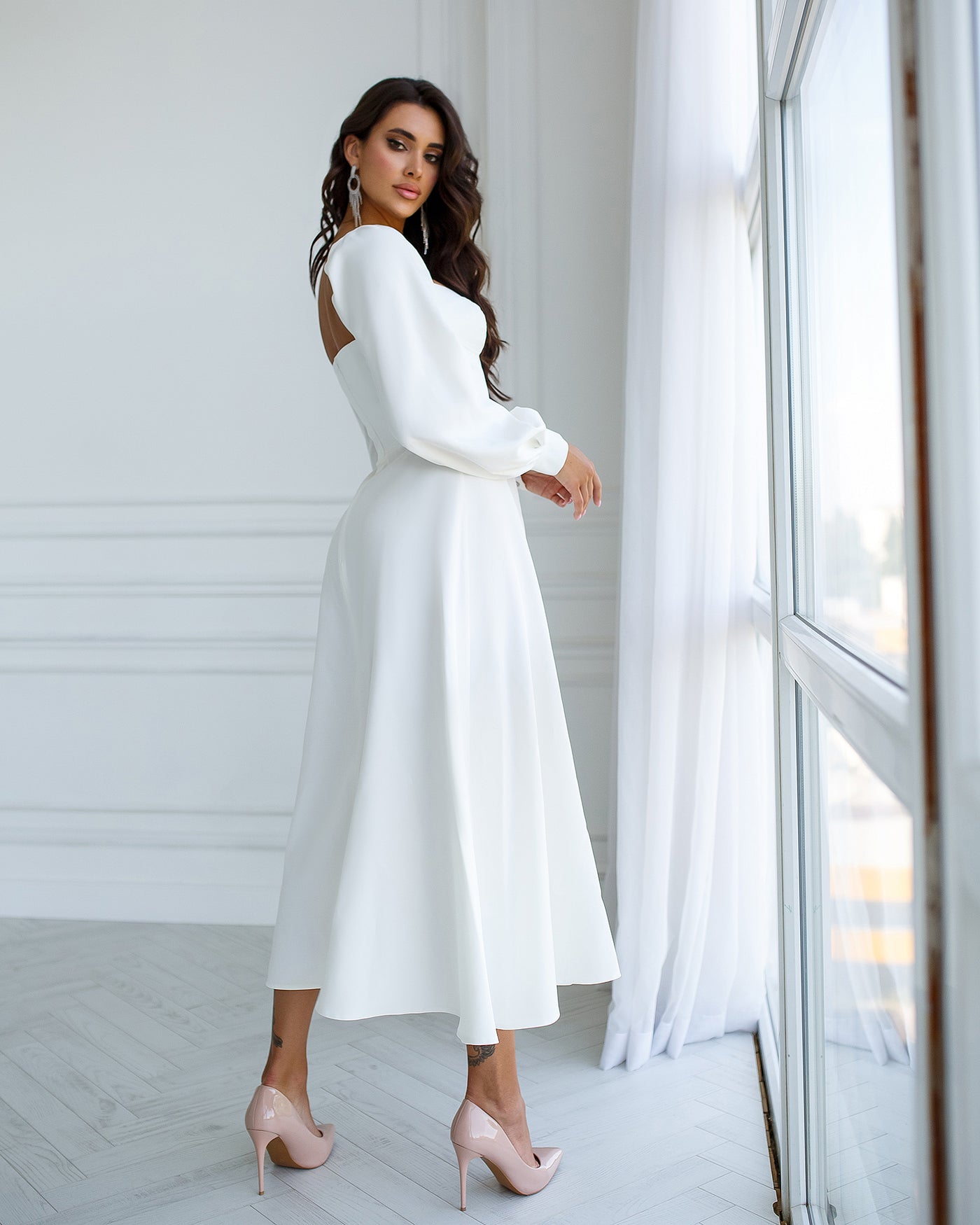 White PUFF-SLEEVE MIDI DRESS (ARTICLE 401)