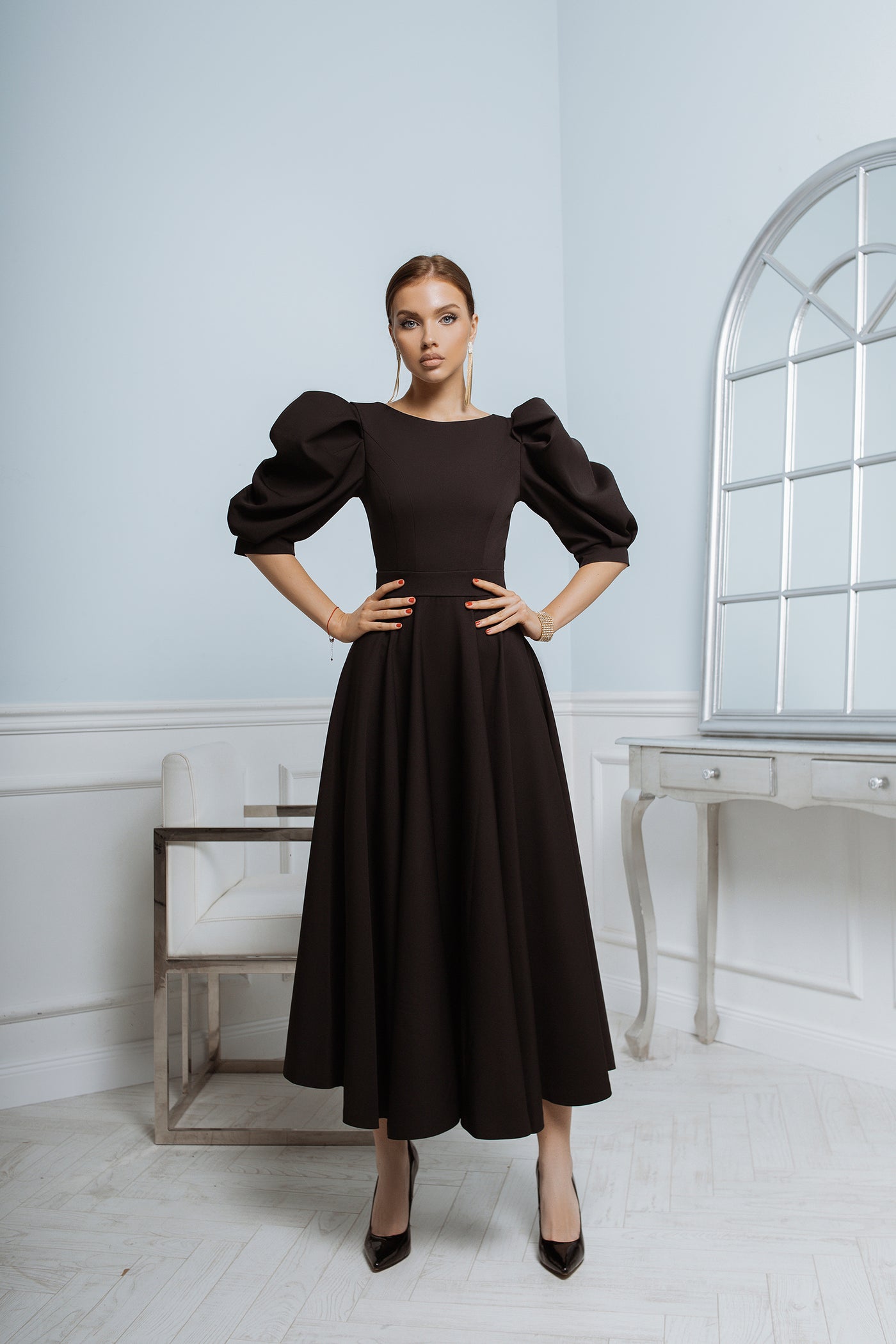 Black Backless Puff-Sleeve Midi Dress (article C383)