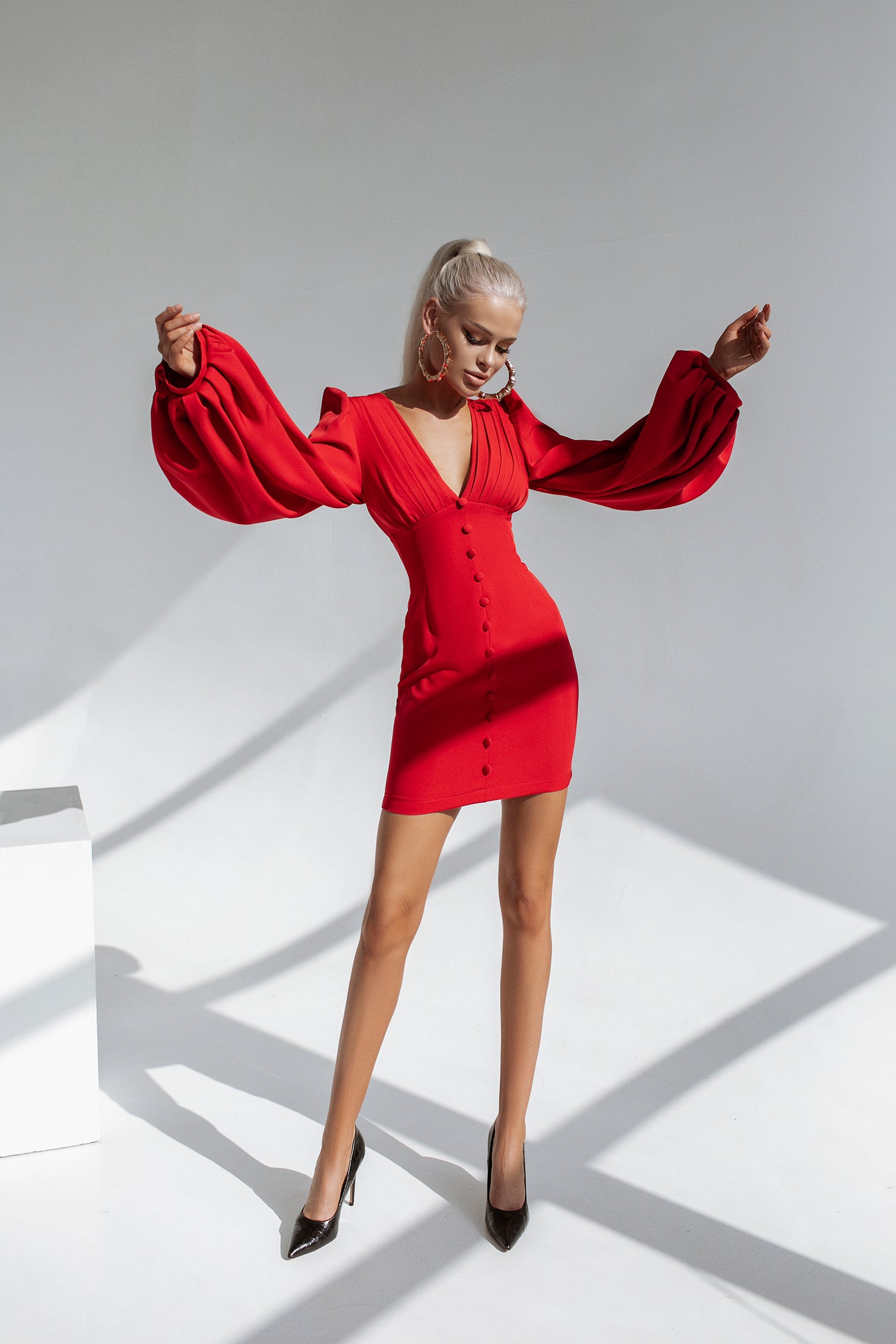 Red BACKLESS PUFF SLEEVE MINI DRESS (ARTICLE C350)