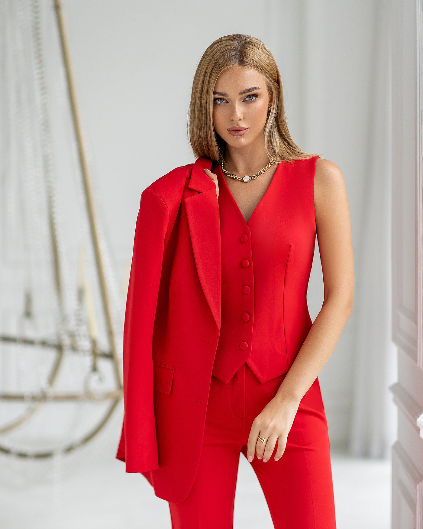 Red Regular-Fit 3-Piece Suit (article 402)