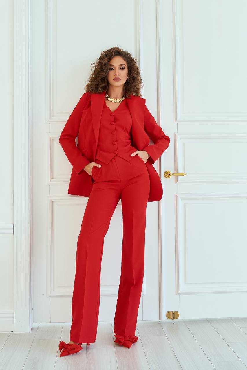 Red Regular-Fit 3-Piece Suit (article 402)